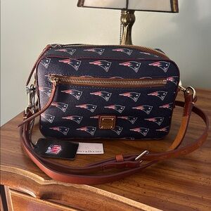 NWT Dooney & Bourke New England Patriots Camera Zip Crossbody Bag Orig $258